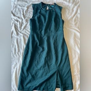 Loved emerald green midi body on dress Large